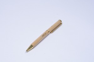 bút gỗ khắc chữ